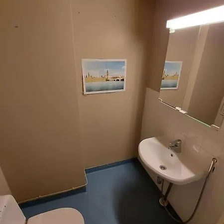 Kotimaailma - Tilava 2mh Asunto Saunalla Herttoniemen Merellisessae Ympaeristoessae Apartamento *