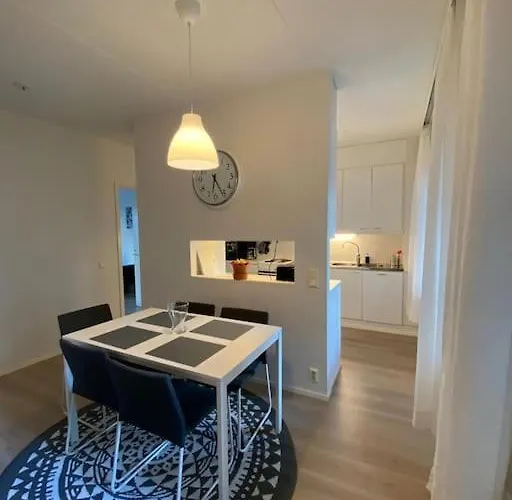 Kotimaailma - Tilava 2mh Asunto Saunalla Herttoniemen Merellisessae Ympaeristoessae * Helsingfors