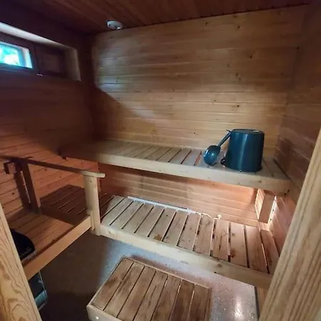 Apartment Kotimaailma - Tilava 2Mh Asunto Saunalla Herttoniemen Merellisessae Ympaeristoessae *